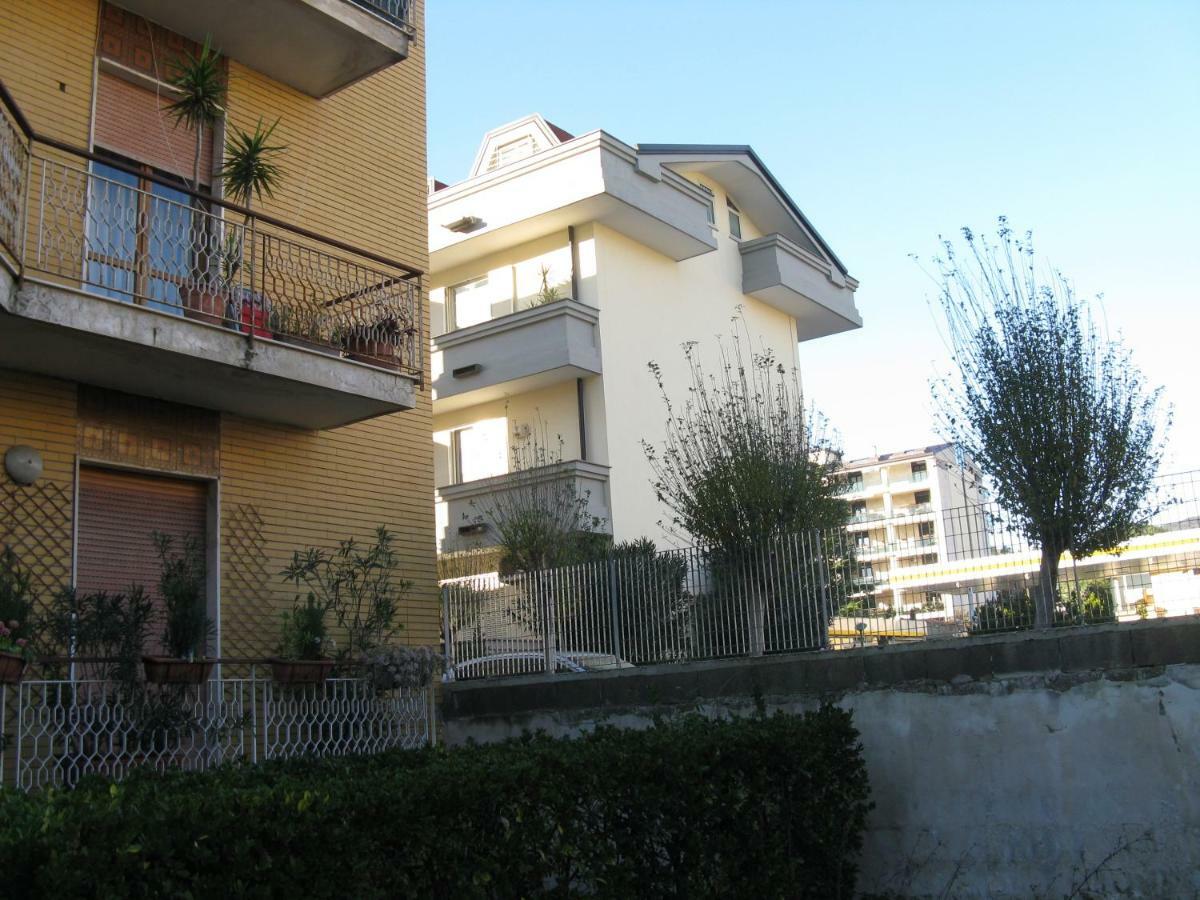 Le Stanze Di Ginevra - Via Tescione Hotel Caserta Exterior photo